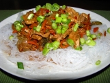 Thajská varianta hydinoveho mäsa / wok