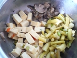 Tofu s fazuľkou a šampiňónmi