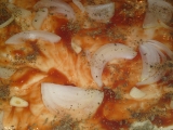 Cibuľovo - slaninová pizza s bazalkou a údeným syrom