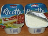 Koláč so syrom ricotta a slivkovým lekvárom