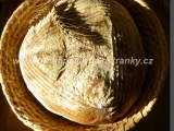 Špaldový chlieb so žitným kváskom /Obyčejný špaldový chleba s žitným kváskem
