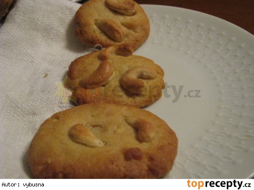 Cookies s bielou čokoládou a makadamiovými orieškami