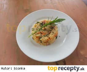 Pikantná quinoa so zeleninou