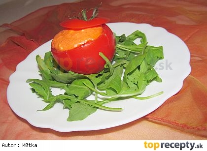 „Nízkokalorická pochúťka“: Plnené paradajky s pečenými paprikami