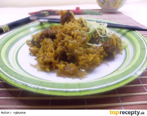 Wok - Kuracie mäso piatich vôní s cibuľovou ryžou